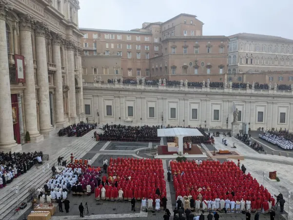 Totenmesse für Papst Benedikt XVI. auf dem Petersplatz, 5. Januar 2023