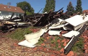 Überreste der am 10. August 2024 abgebrannten Kirche St. Josef in Widdern / screenshot / SWR