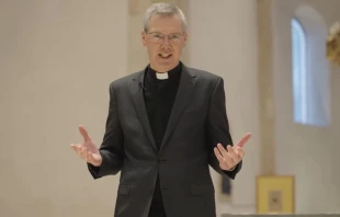 Bischof Heiner Wilmer SCJ / screenshot / YouTube / Bistum Hildesheim