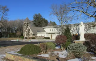 Mount Saint Mary’s Abbey in Wrentham (Massachusetts) / John Phelan / Wikimedia Commons (CC BY-SA 3.0 Deed)