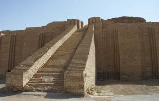 Die über 4000 Jahre alte Zikkurat des Mondgottes Nanna im irakischen Ur
 / Kaufingdude / Wikimedia (CC BY-SA 3.0) 